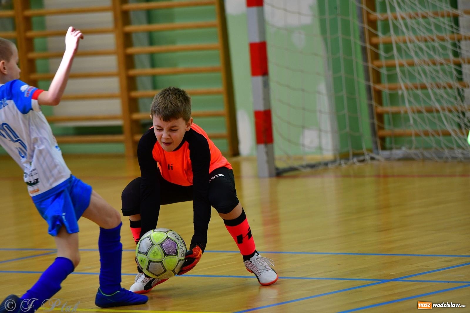 Zdjęcie w galerii na portalu naszwodzislaw.com: Piłkarska rywalizacja rocznika 2016. Kolejny turniej fundacji Junior Trening [FOTO] wiadomości z regionu