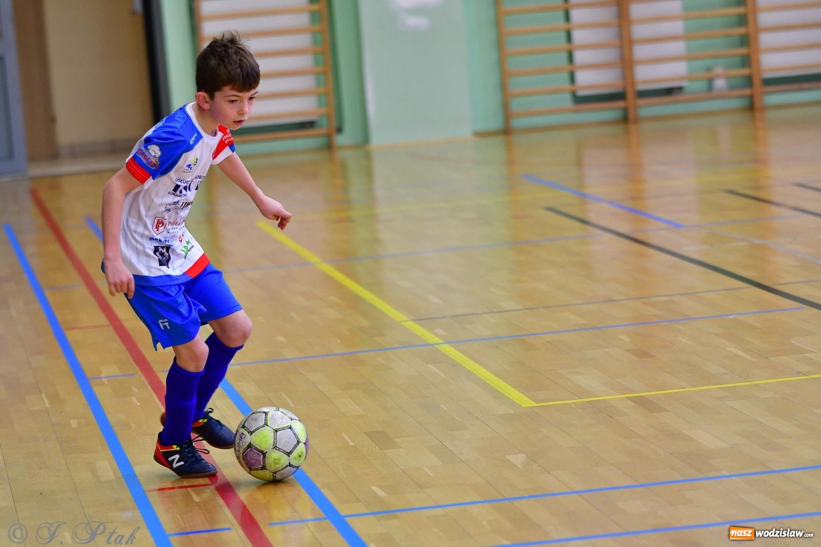 Zdjęcie w galerii na portalu naszwodzislaw.com: Piłkarska rywalizacja rocznika 2016. Kolejny turniej fundacji Junior Trening [FOTO] wiadomości z regionu