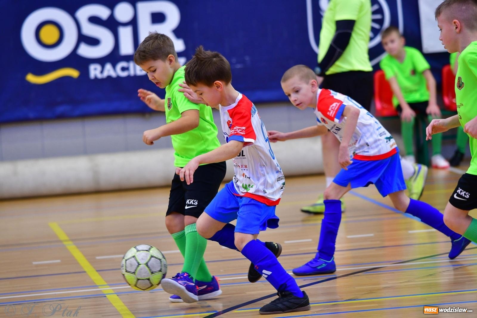 Zdjęcie w galerii na portalu naszwodzislaw.com: Piłkarska rywalizacja rocznika 2016. Kolejny turniej fundacji Junior Trening [FOTO] wiadomości z regionu