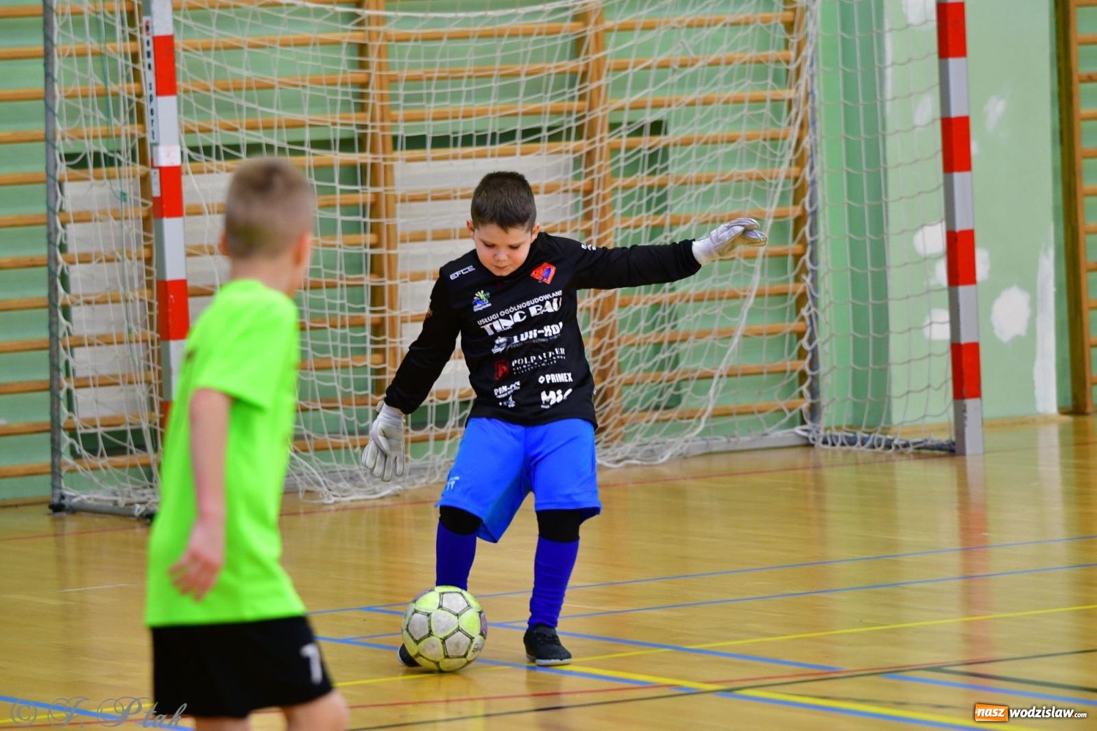 Zdjęcie w galerii na portalu naszwodzislaw.com: Piłkarska rywalizacja rocznika 2016. Kolejny turniej fundacji Junior Trening [FOTO] wiadomości z regionu