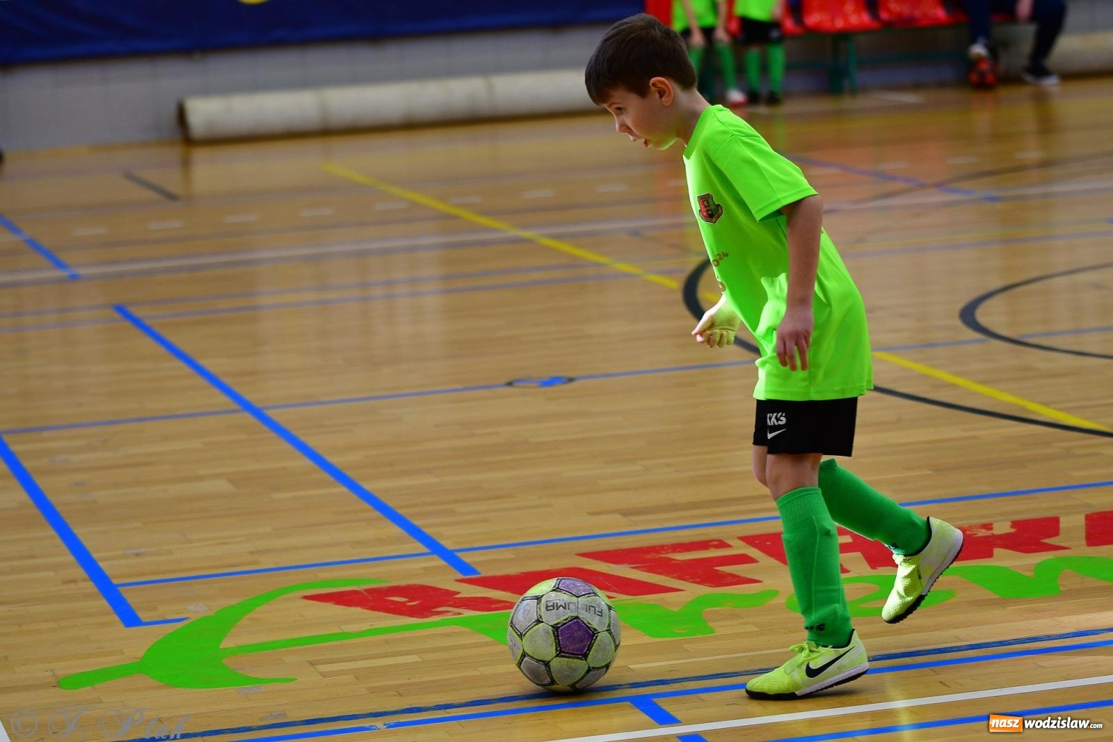 Zdjęcie w galerii na portalu naszwodzislaw.com: Piłkarska rywalizacja rocznika 2016. Kolejny turniej fundacji Junior Trening [FOTO] wiadomości z regionu