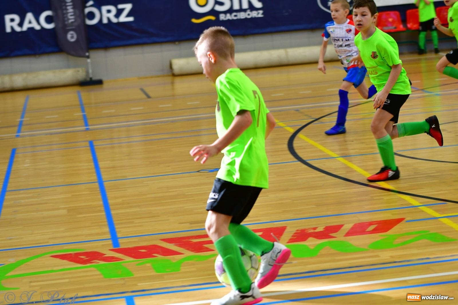 Zdjęcie w galerii na portalu naszwodzislaw.com: Piłkarska rywalizacja rocznika 2016. Kolejny turniej fundacji Junior Trening [FOTO] wiadomości z regionu