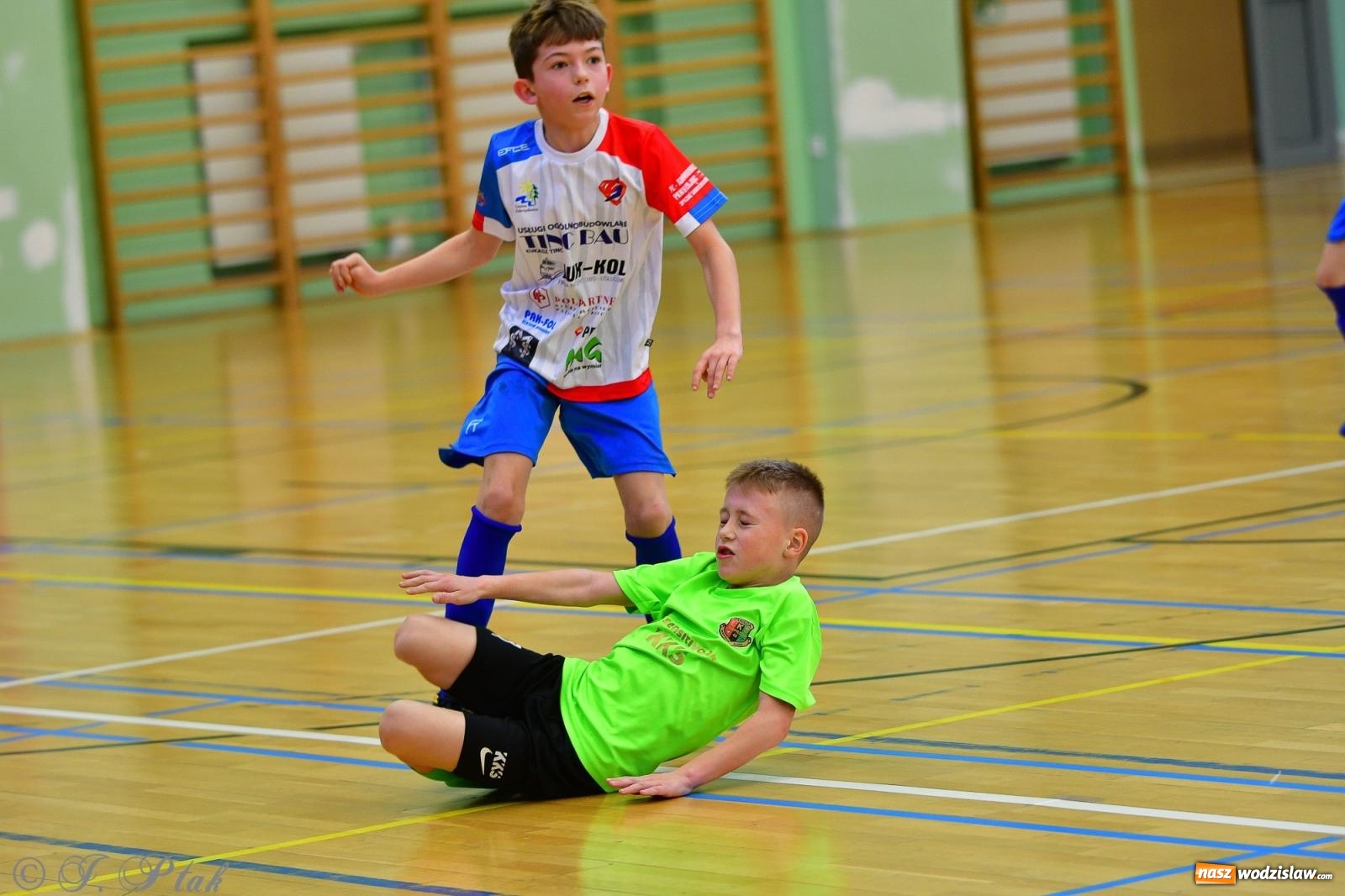 Zdjęcie w galerii na portalu naszwodzislaw.com: Piłkarska rywalizacja rocznika 2016. Kolejny turniej fundacji Junior Trening [FOTO] wiadomości z regionu