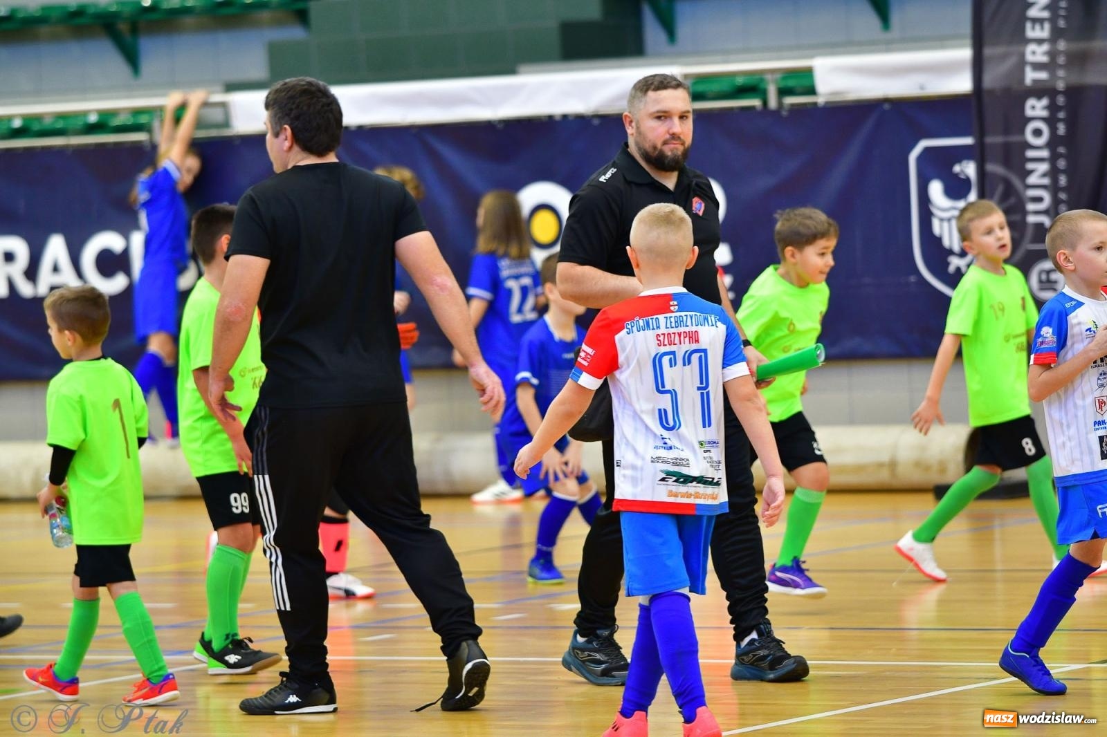 Zdjęcie w galerii na portalu naszwodzislaw.com: Piłkarska rywalizacja rocznika 2016. Kolejny turniej fundacji Junior Trening [FOTO] wiadomości z regionu