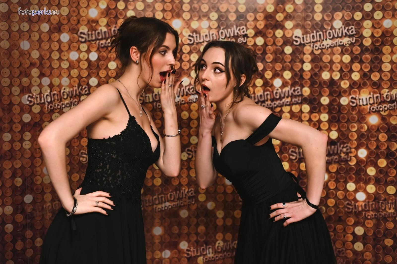 Zdjęcie w galerii na portalu naszwodzislaw.com: Uczniowie Tischnera świętują studniówkę w wielkim stylu wiadomości z regionu