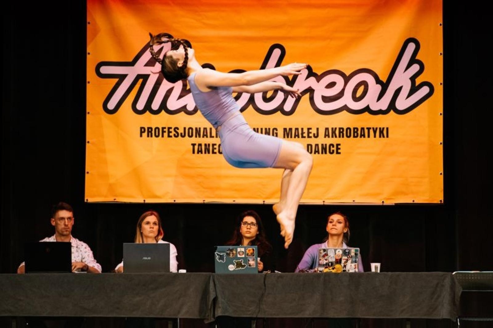 Zdjęcie w galerii na portalu naszwodzislaw.com: 8. edycja zawodów Akrobreak Masters w marcu w WCK wiadomości z regionu