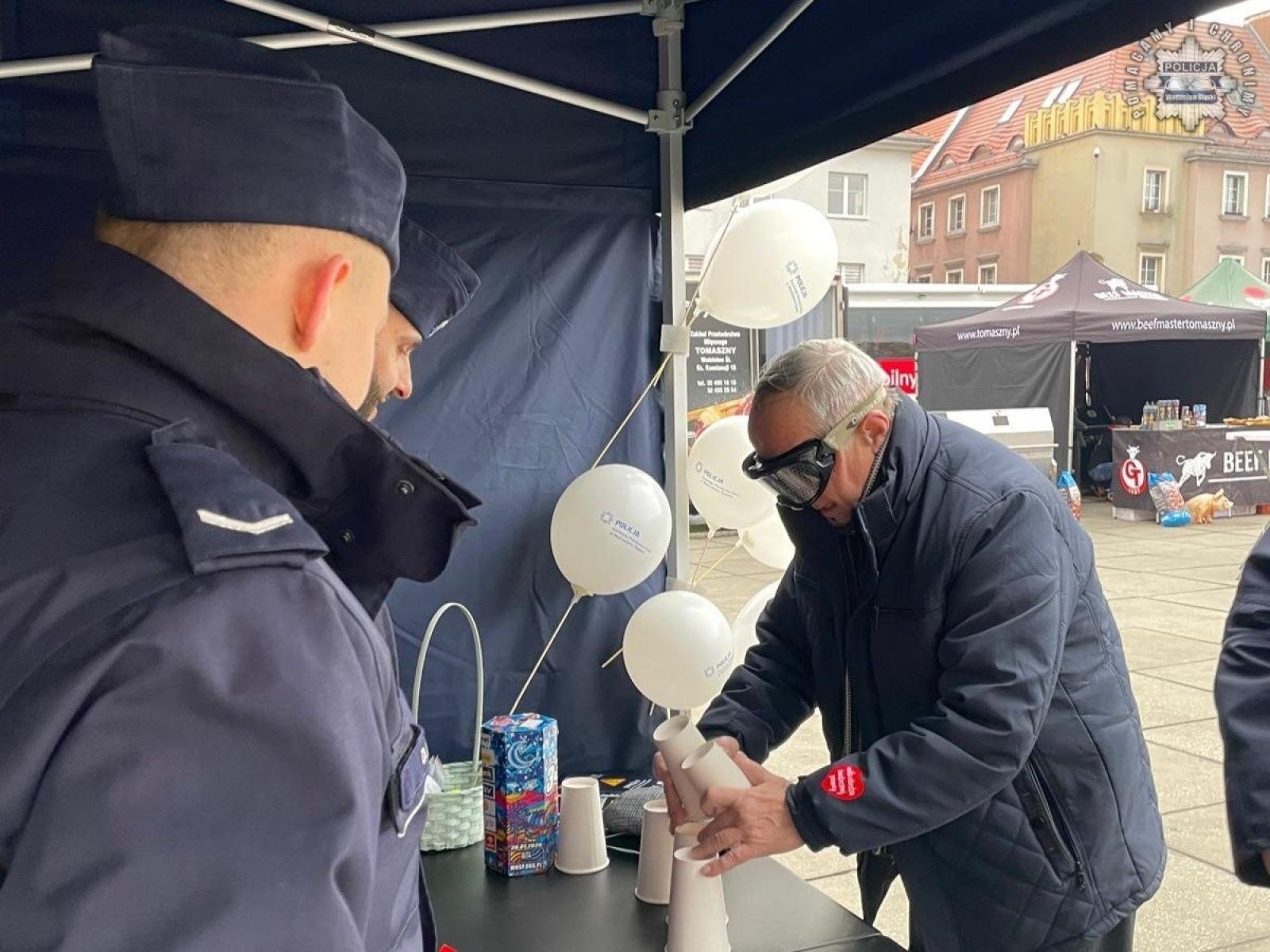 Zdjęcie w galerii na portalu naszwodzislaw.com: Wodzisławscy policjanci zagrali z WOŚP wiadomości z regionu