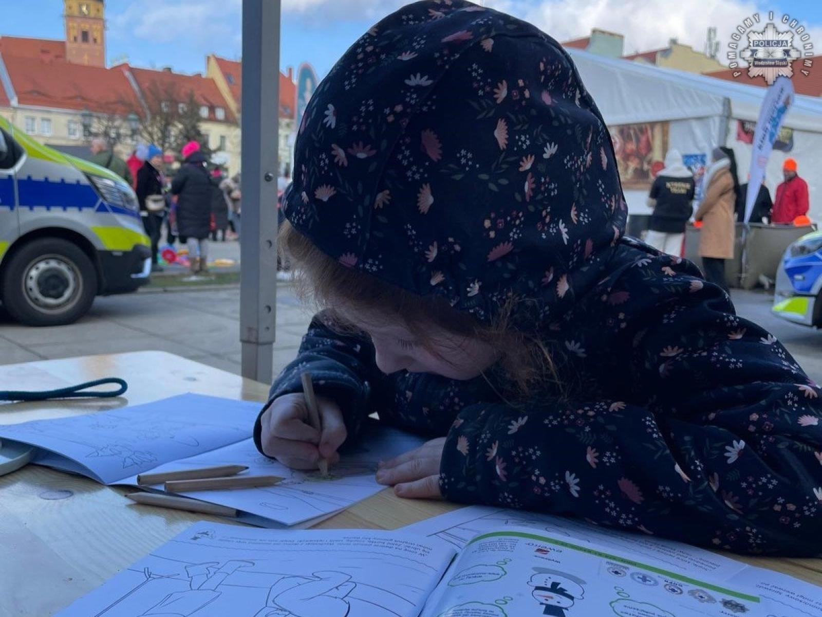 Zdjęcie w galerii na portalu naszwodzislaw.com: Wodzisławscy policjanci zagrali z WOŚP wiadomości z regionu