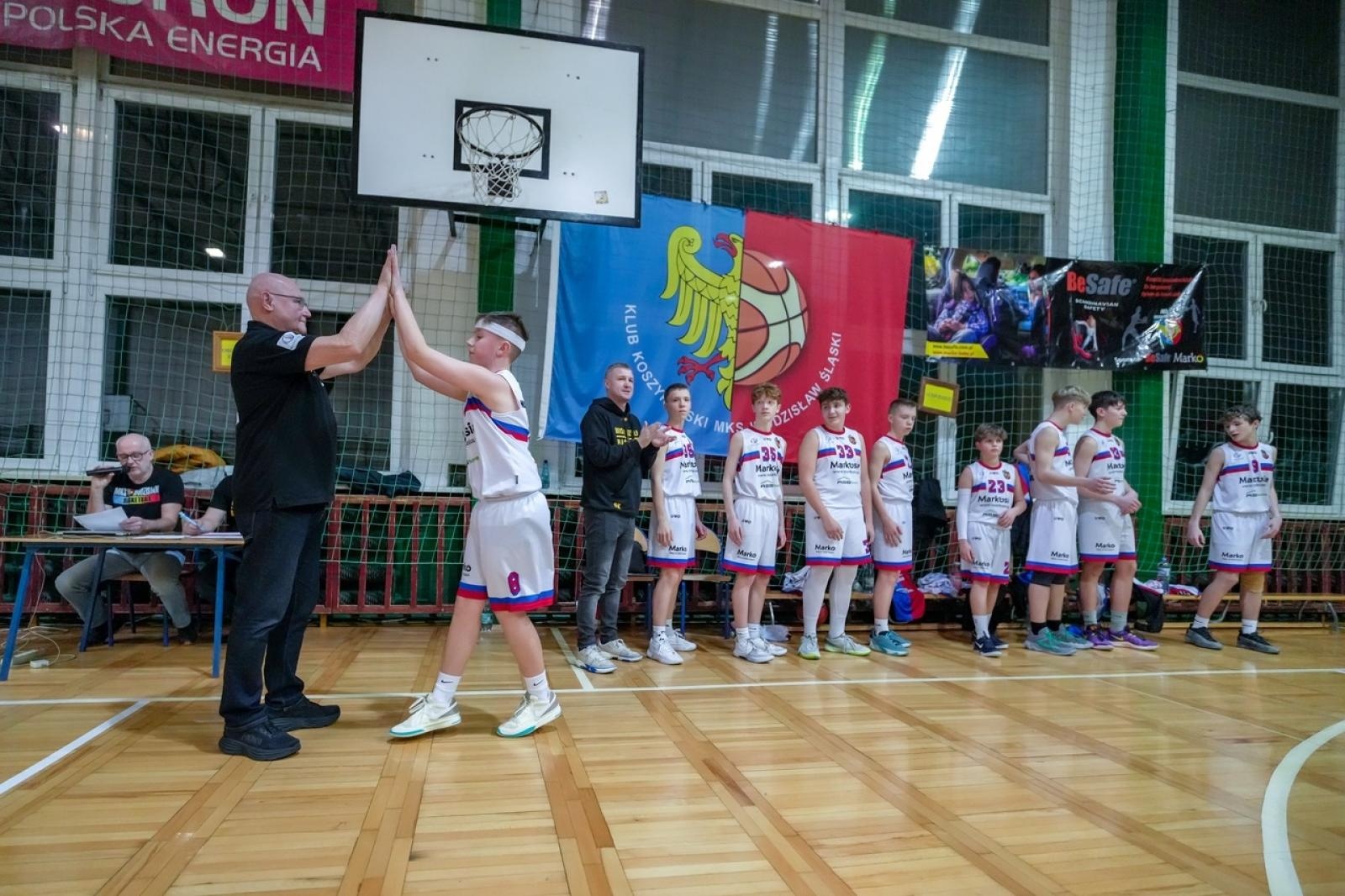 Zdjęcie w galerii na portalu naszwodzislaw.com: MKS Wodzisław Śląski w półfinale play-off! Wielkie emocje w decydującym meczu z Dąbrową Górniczą wiadomości z regionu