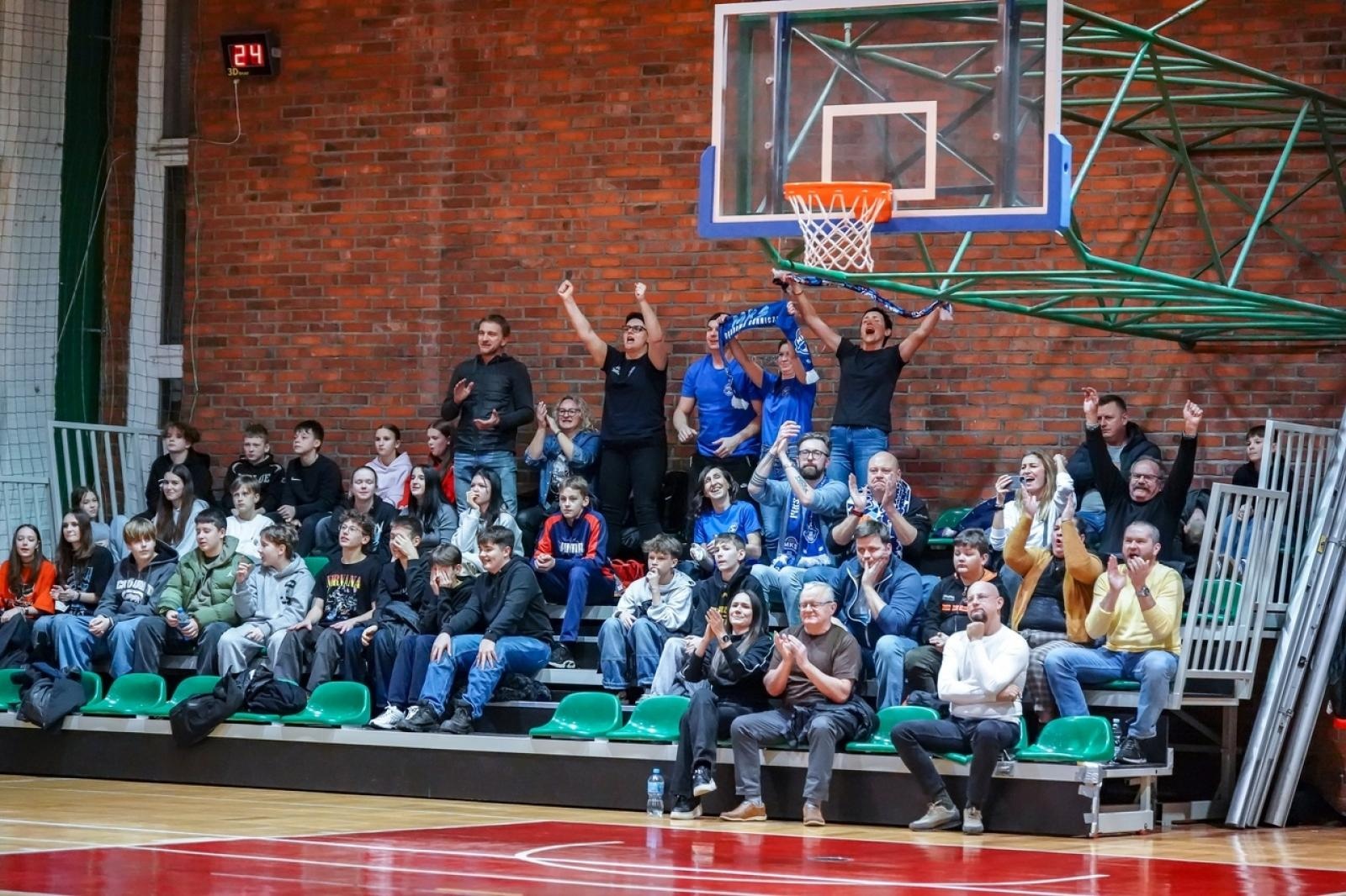 Zdjęcie w galerii na portalu naszwodzislaw.com: MKS Wodzisław Śląski w półfinale play-off! Wielkie emocje w decydującym meczu z Dąbrową Górniczą wiadomości z regionu