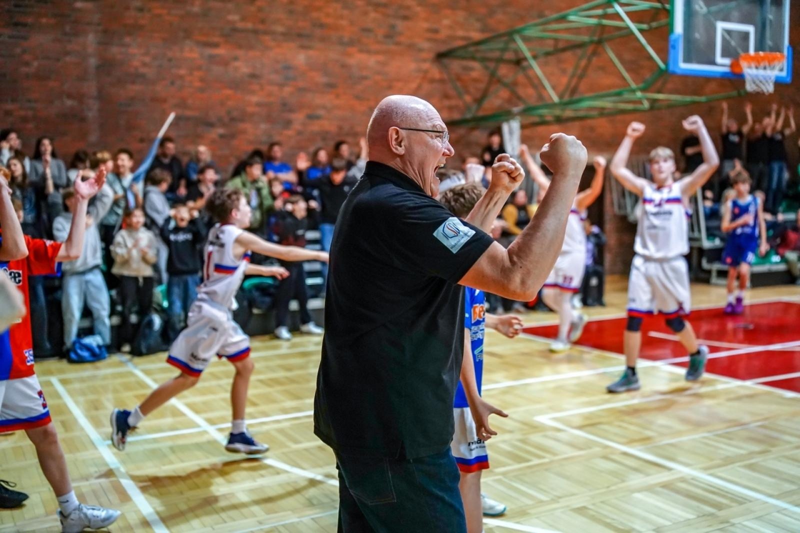 Zdjęcie w galerii na portalu naszwodzislaw.com: MKS Wodzisław Śląski w półfinale play-off! Wielkie emocje w decydującym meczu z Dąbrową Górniczą wiadomości z regionu