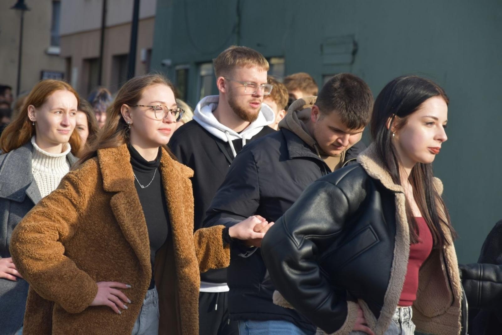 Zdjęcie w galerii na portalu naszwodzislaw.com: Tanecznym krokiem wkroczyli w dorosłość [FOTO] wiadomości z regionu