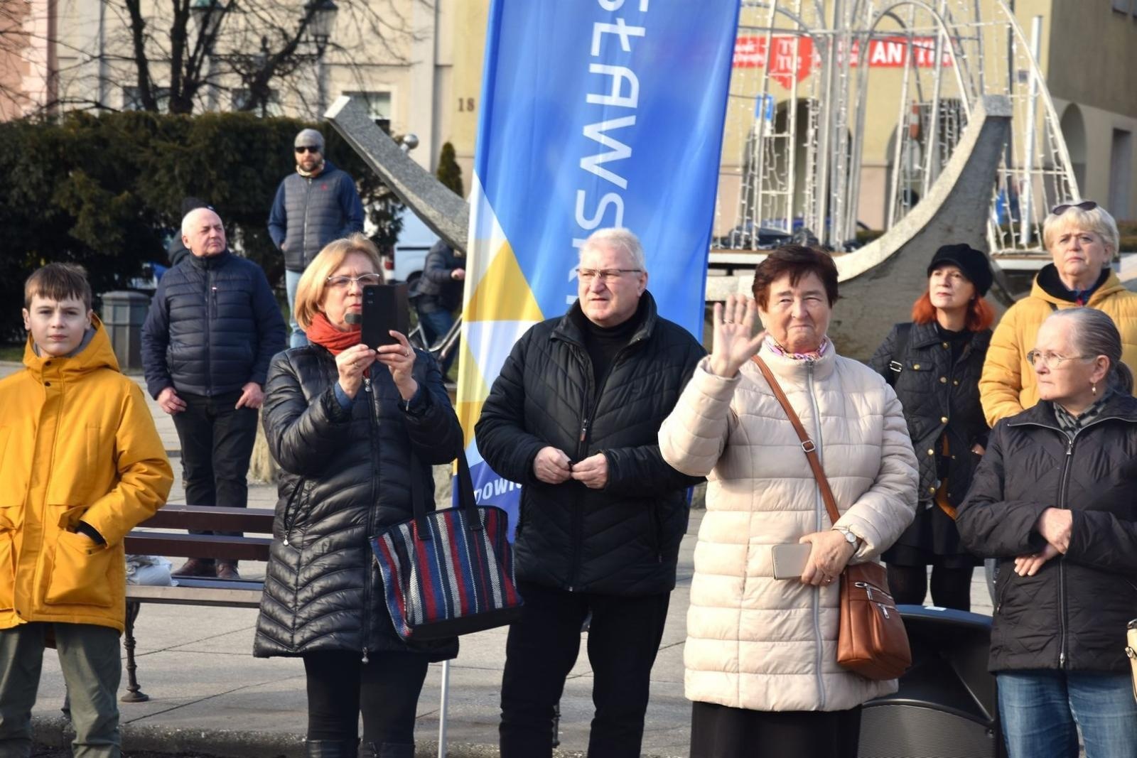 Zdjęcie w galerii na portalu naszwodzislaw.com: Tanecznym krokiem wkroczyli w dorosłość [FOTO] wiadomości z regionu