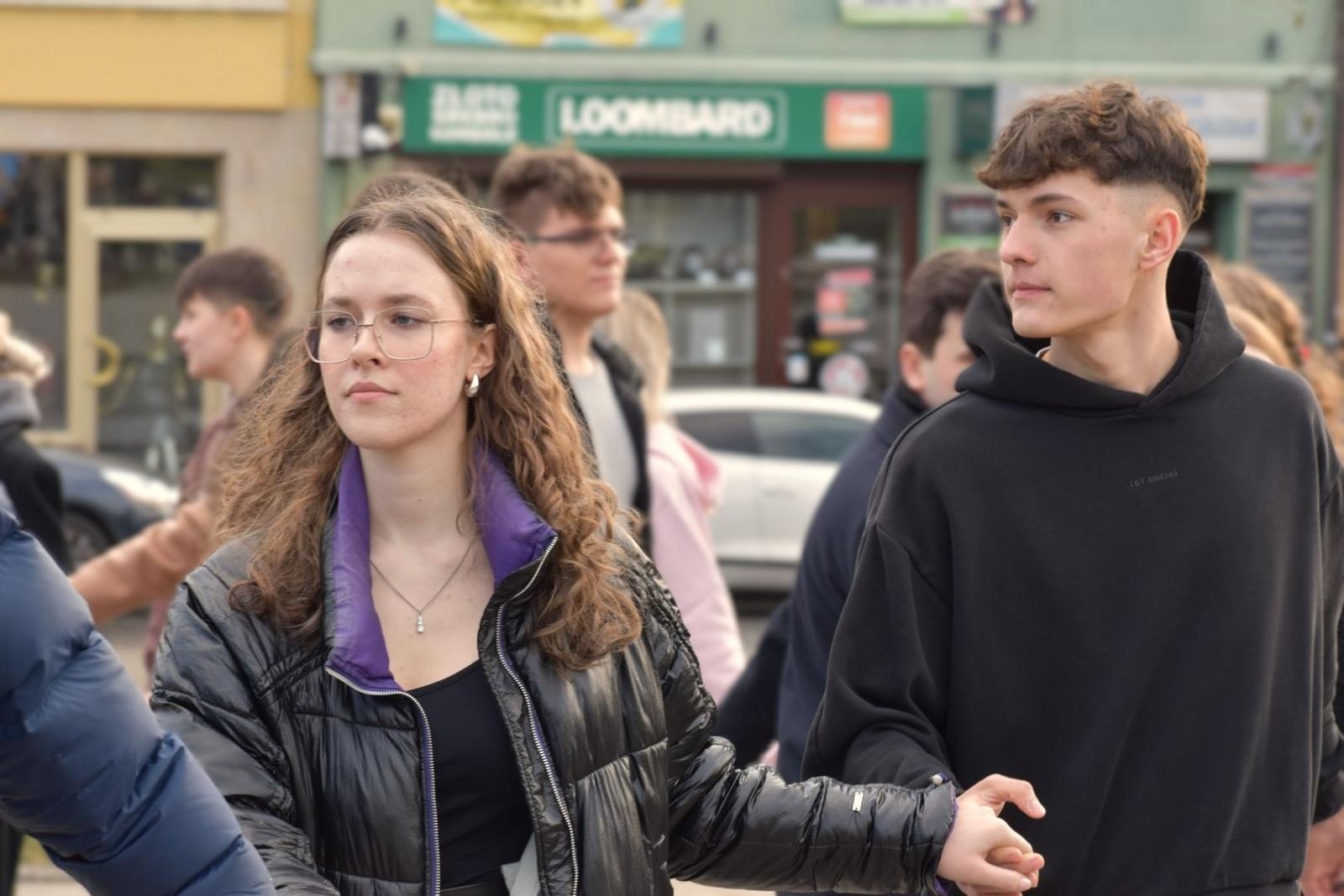 Zdjęcie w galerii na portalu naszwodzislaw.com: Tanecznym krokiem wkroczyli w dorosłość [FOTO] wiadomości z regionu