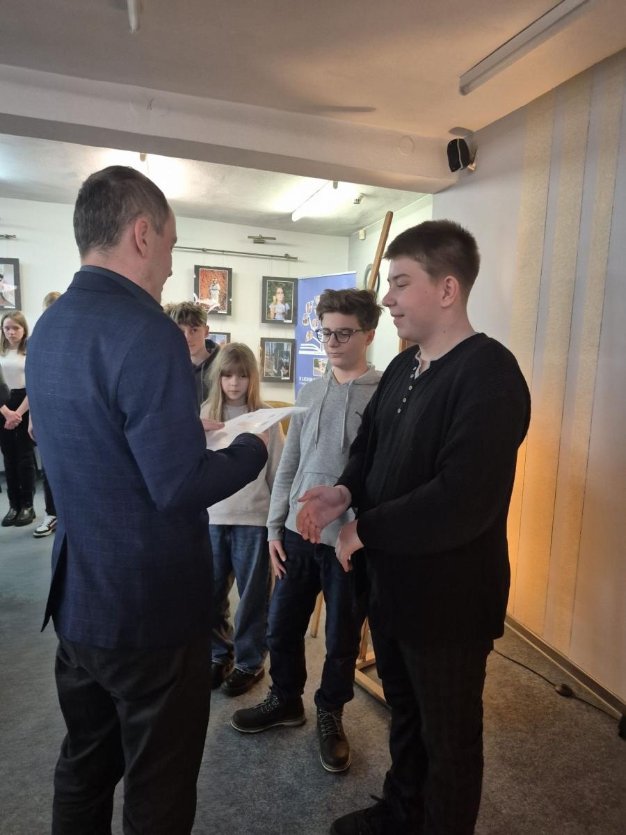 Zdjęcie w galerii na portalu naszwodzislaw.com: Ubierz się w książkę! Znamy zwycięzców konkursu wiadomości z regionu