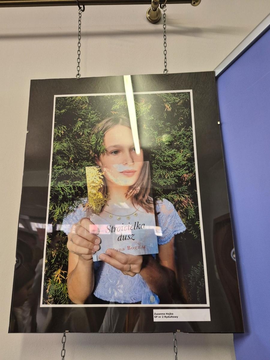 Zdjęcie w galerii na portalu naszwodzislaw.com: Ubierz się w książkę! Znamy zwycięzców konkursu wiadomości z regionu