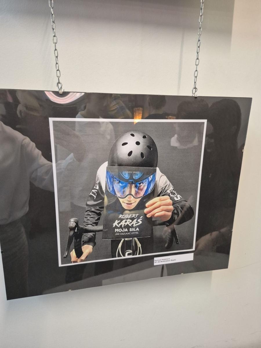 Zdjęcie w galerii na portalu naszwodzislaw.com: Ubierz się w książkę! Znamy zwycięzców konkursu wiadomości z regionu