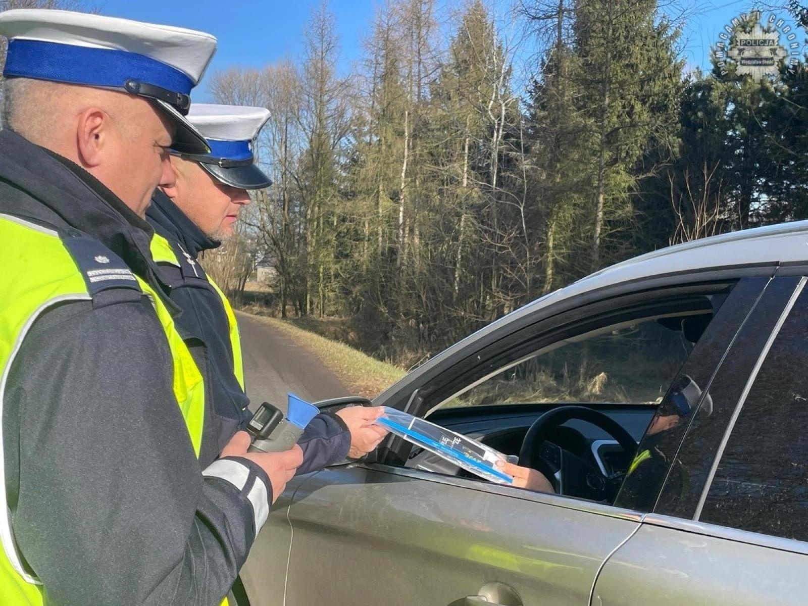 Zdjęcie w galerii na portalu naszwodzislaw.com: Nie piję. Prowadzę. Żyję. Akcja profilaktyczna podczas działań Trzeźwość wiadomości z regionu