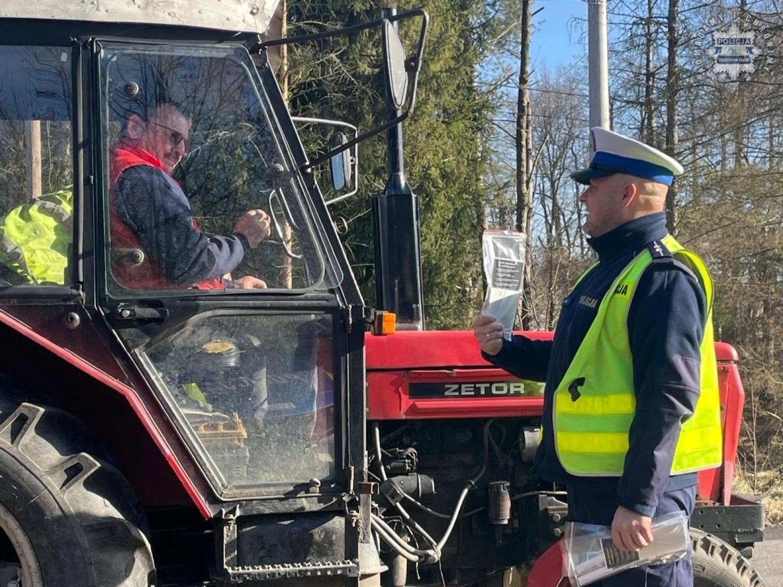 Zdjęcie w galerii na portalu naszwodzislaw.com: Nie piję. Prowadzę. Żyję. Akcja profilaktyczna podczas działań Trzeźwość wiadomości z regionu