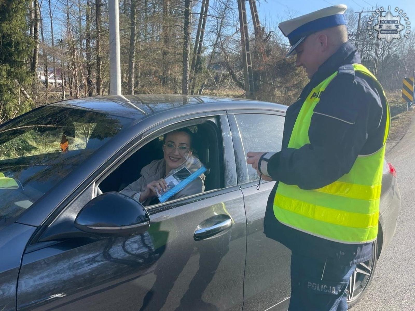 Zdjęcie w galerii na portalu naszwodzislaw.com: Nie piję. Prowadzę. Żyję. Akcja profilaktyczna podczas działań Trzeźwość wiadomości z regionu