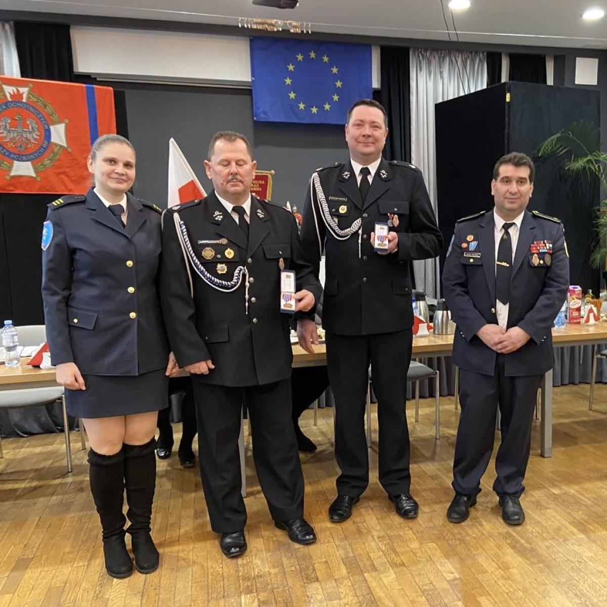 Zdjęcie w galerii na portalu naszwodzislaw.com: Posłanka z Czech podziękowała strażakom z Gorzyc za ich ofiarność wiadomości z regionu