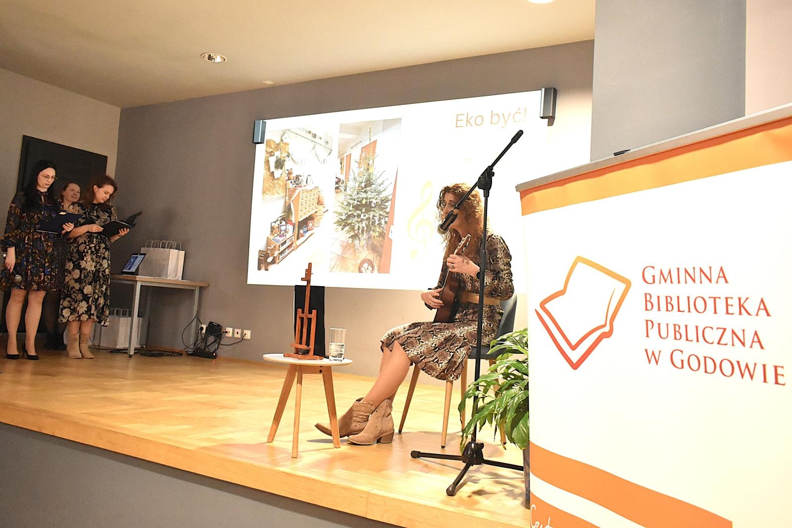 Zdjęcie w galerii na portalu naszwodzislaw.com: Biblioteka podsumowała miniony rok. Ma coraz więcej czytelników wiadomości z regionu