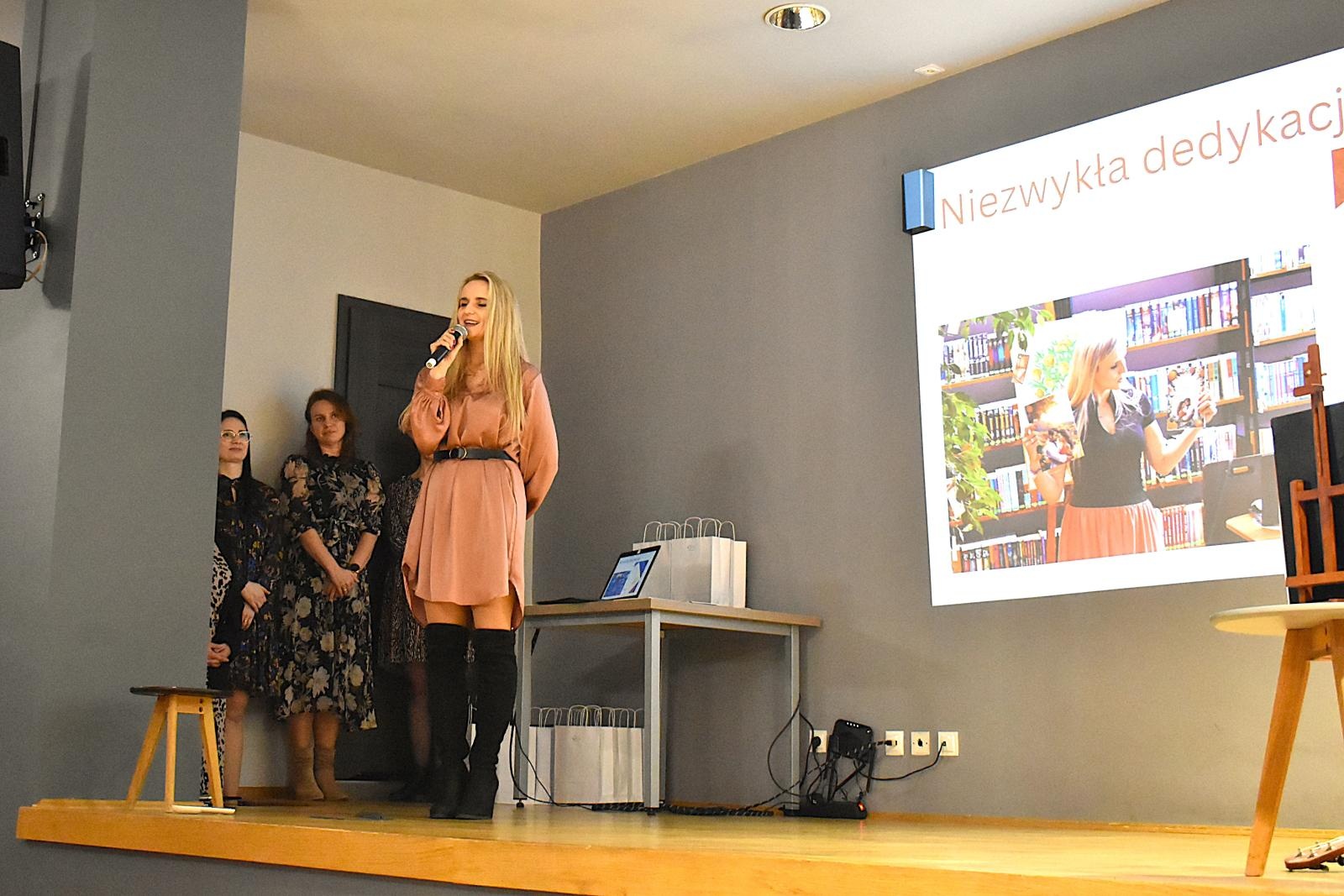 Zdjęcie w galerii na portalu naszwodzislaw.com: Biblioteka podsumowała miniony rok. Ma coraz więcej czytelników wiadomości z regionu