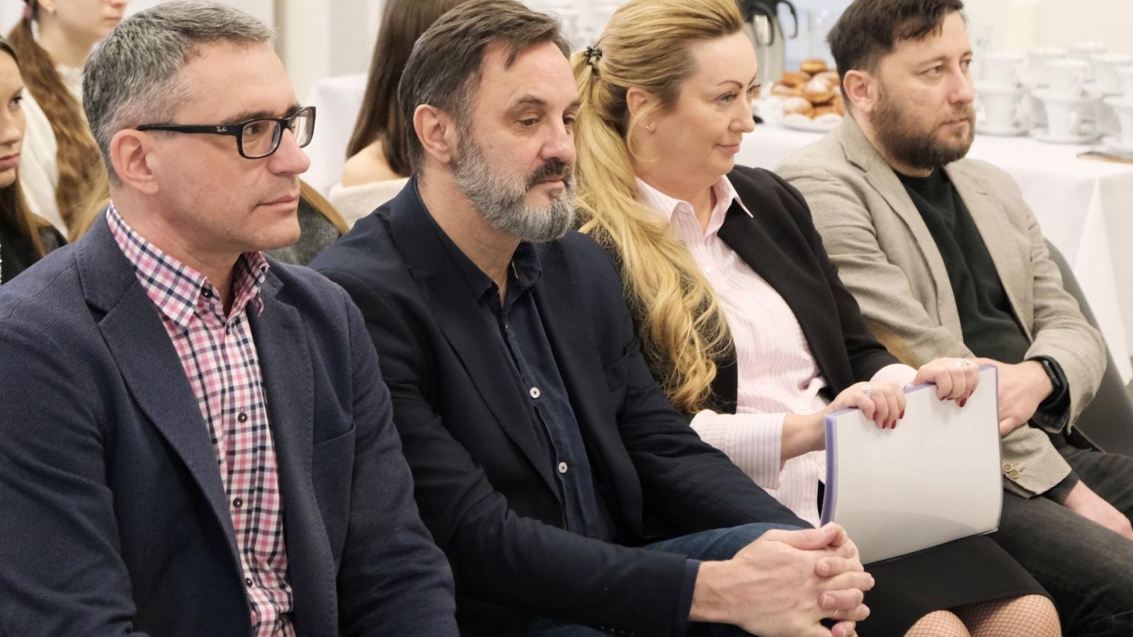 Zdjęcie w galerii na portalu naszwodzislaw.com: Młodzi niosą pomoc i wsparcie wiadomości z regionu