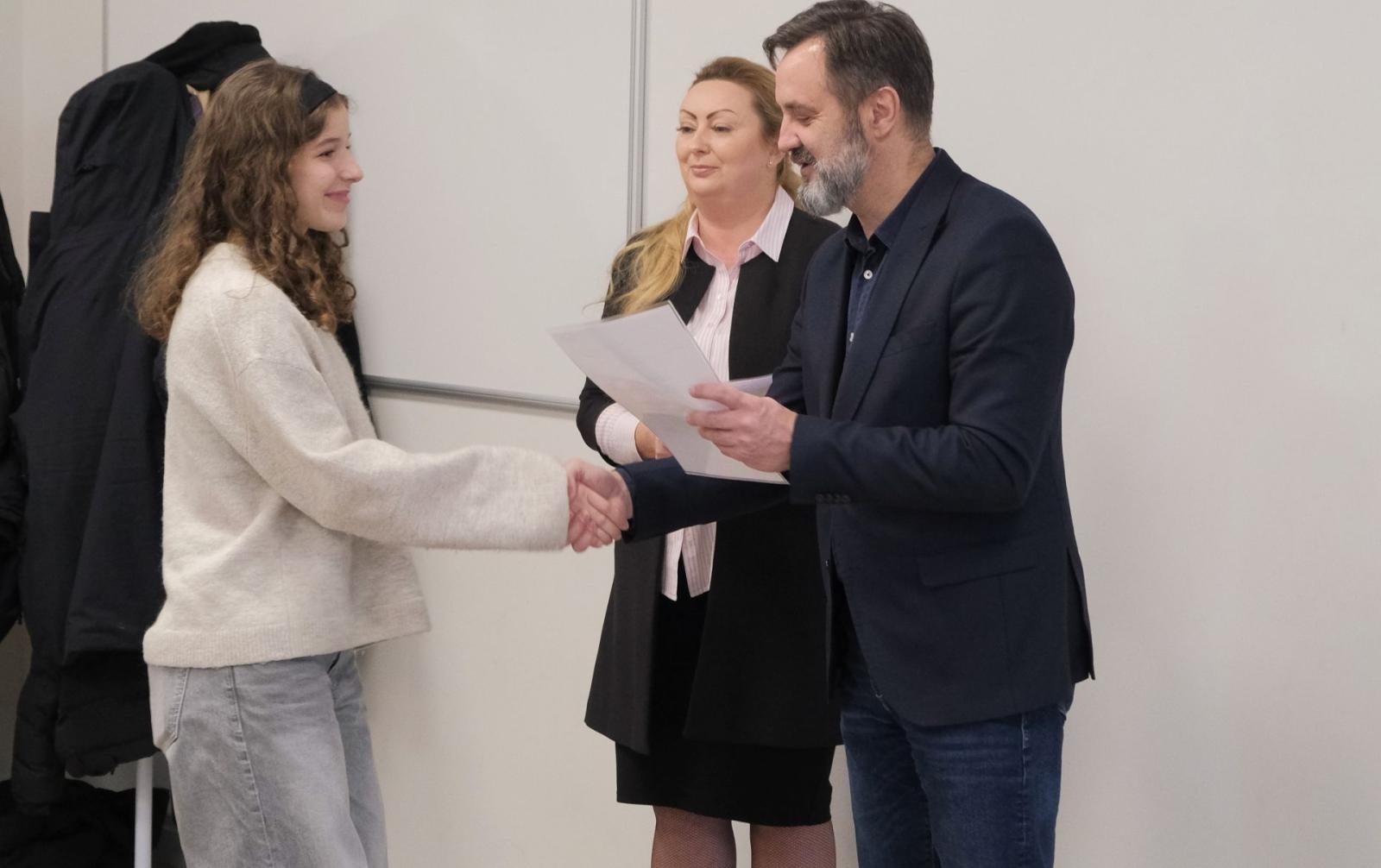 Zdjęcie w galerii na portalu naszwodzislaw.com: Młodzi niosą pomoc i wsparcie wiadomości z regionu