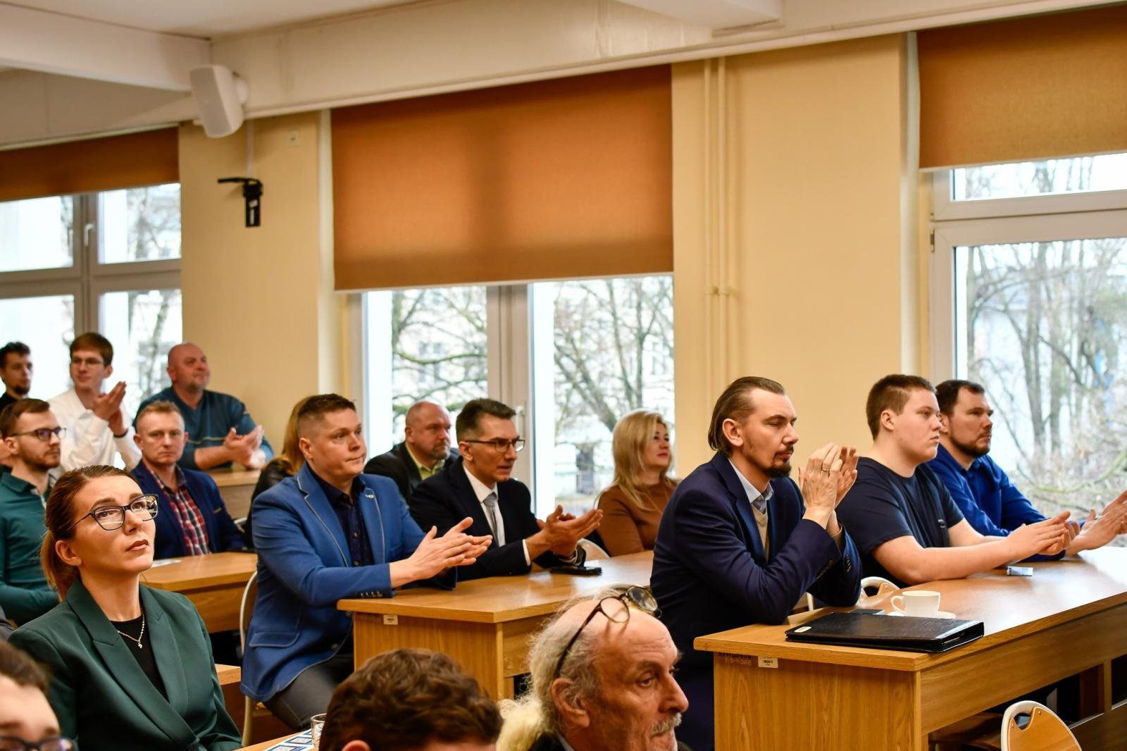 Zdjęcie w galerii na portalu naszwodzislaw.com: Architekci przyszłości z raciborskiej Akademii. Przegląd projektów inżynierskich wiadomości z regionu