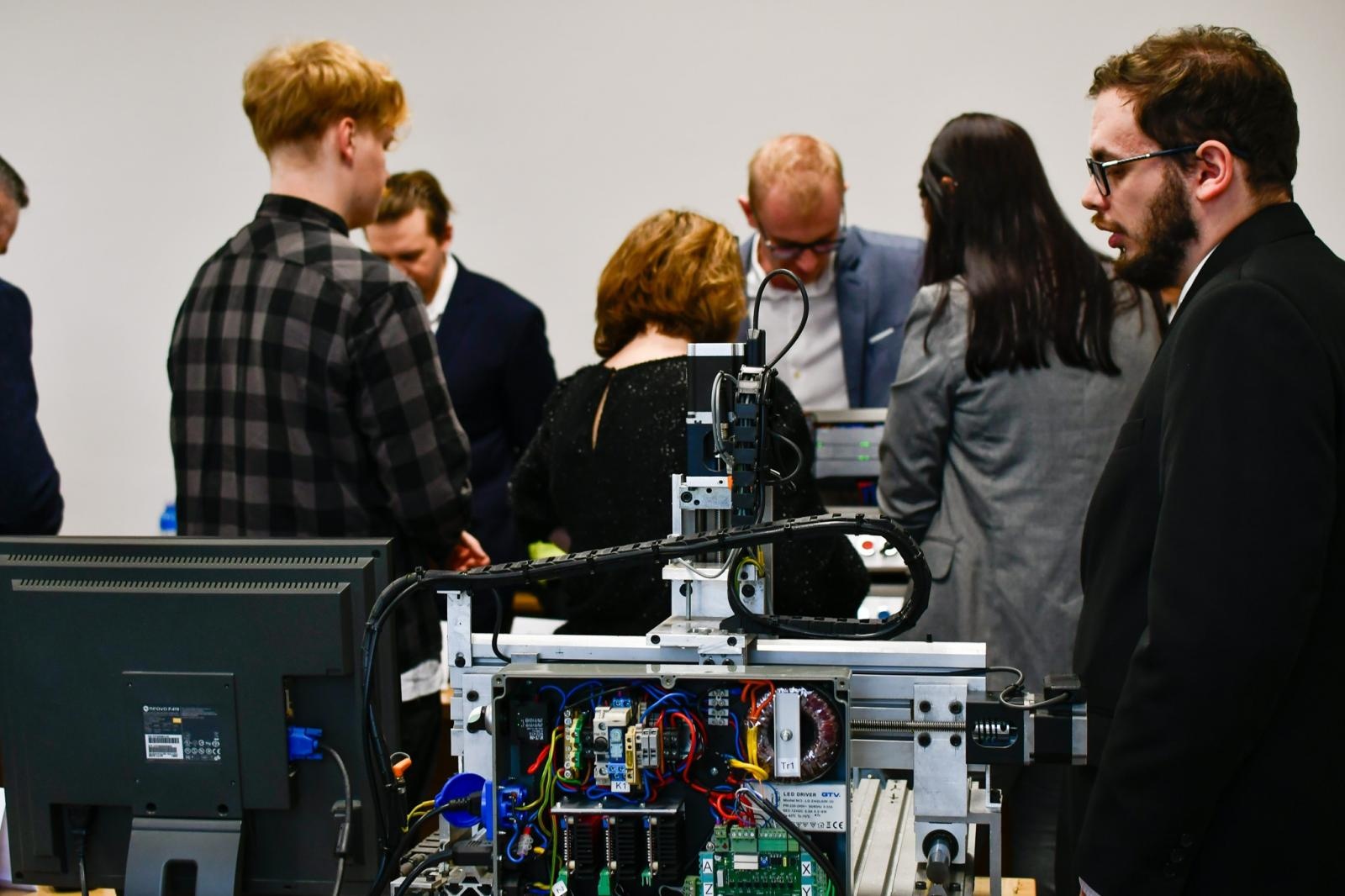 Zdjęcie w galerii na portalu naszwodzislaw.com: Architekci przyszłości z raciborskiej Akademii. Przegląd projektów inżynierskich wiadomości z regionu