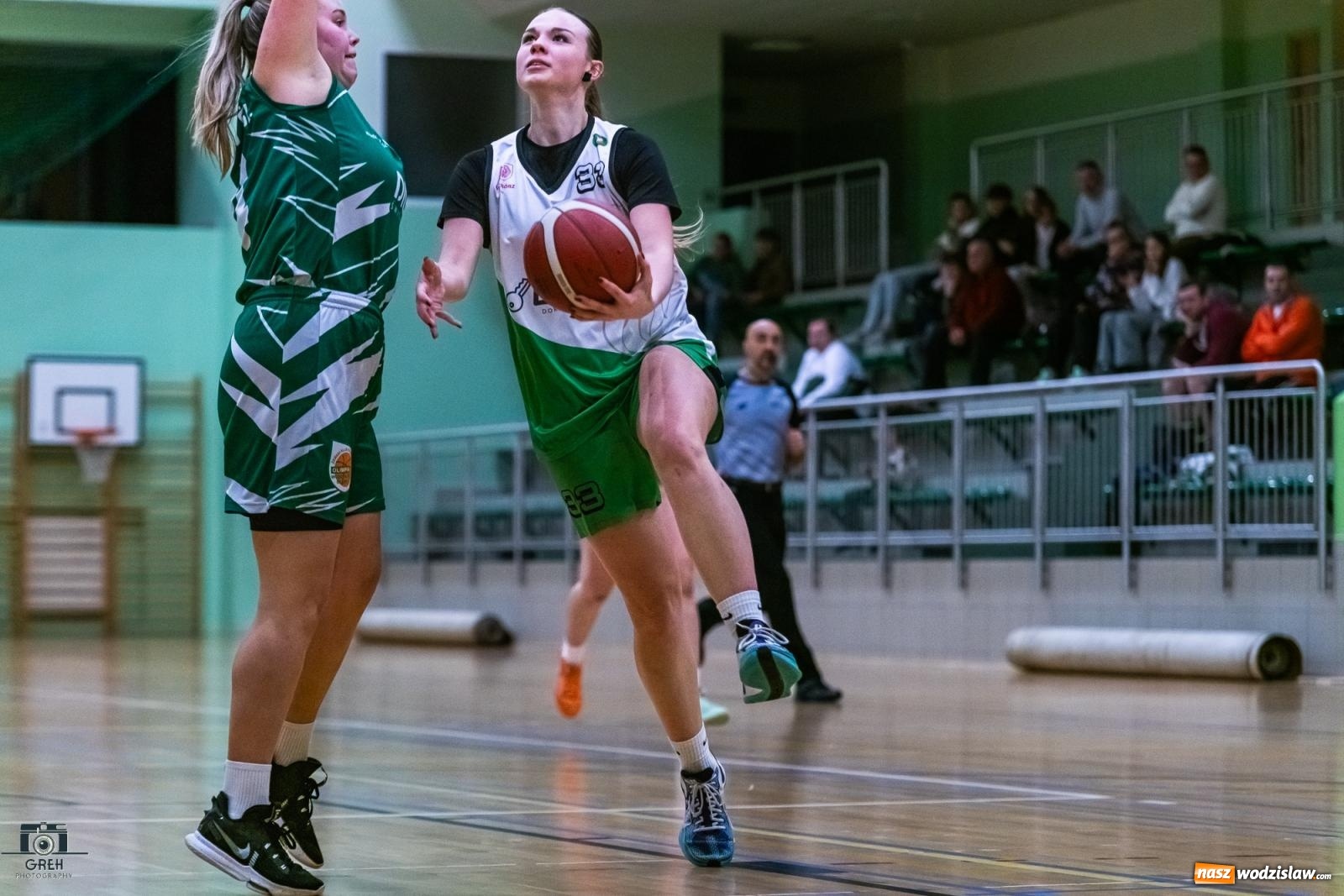 Zdjęcie w galerii na portalu naszwodzislaw.com: Koszykarskie derby regionu dla wodzisławskiej Olimpii [FOTO i WIDEO] wiadomości z regionu