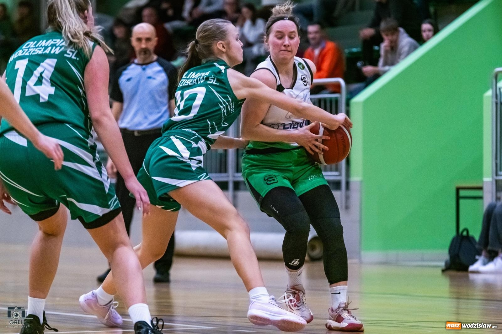 Zdjęcie w galerii na portalu naszwodzislaw.com: Koszykarskie derby regionu dla wodzisławskiej Olimpii [FOTO i WIDEO] wiadomości z regionu