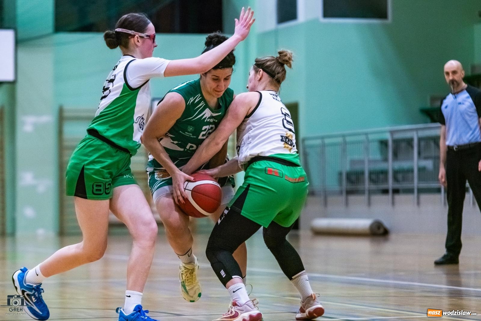 Zdjęcie w galerii na portalu naszwodzislaw.com: Koszykarskie derby regionu dla wodzisławskiej Olimpii [FOTO i WIDEO] wiadomości z regionu