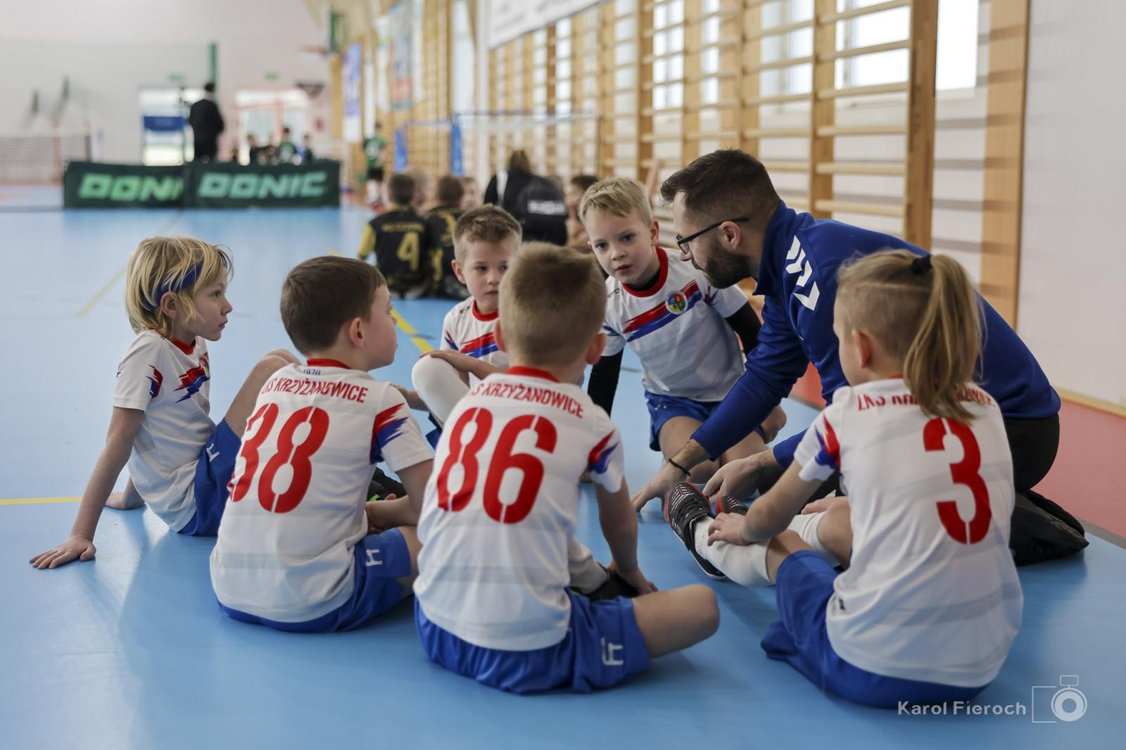 Zdjęcie w galerii na portalu naszwodzislaw.com: Zacięta rywalizacja młodych piłkarzy w Krzanowicach [FOTO] wiadomości z regionu