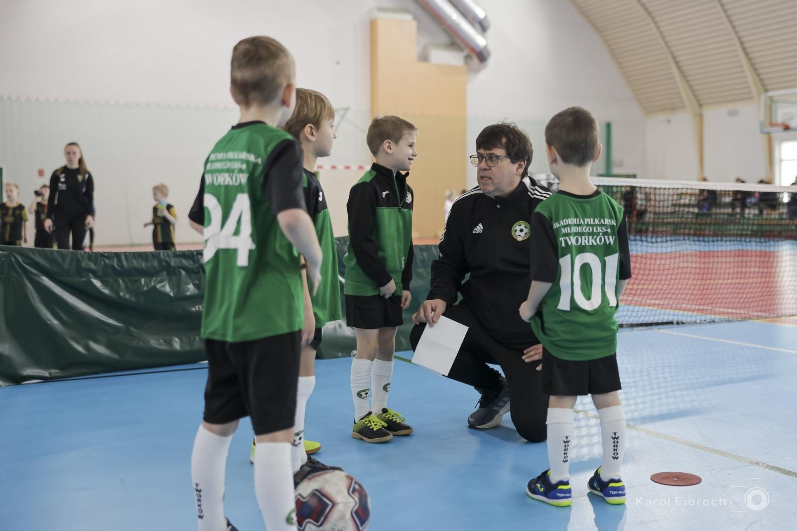 Zdjęcie w galerii na portalu naszwodzislaw.com: Zacięta rywalizacja młodych piłkarzy w Krzanowicach [FOTO] wiadomości z regionu