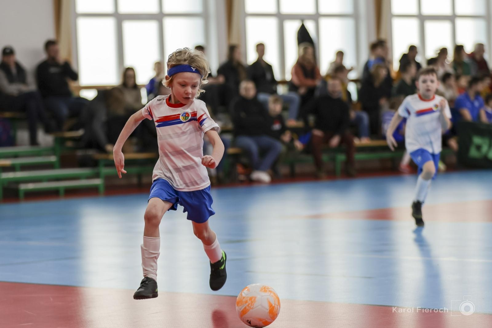 Zdjęcie w galerii na portalu naszwodzislaw.com: Zacięta rywalizacja młodych piłkarzy w Krzanowicach [FOTO] wiadomości z regionu