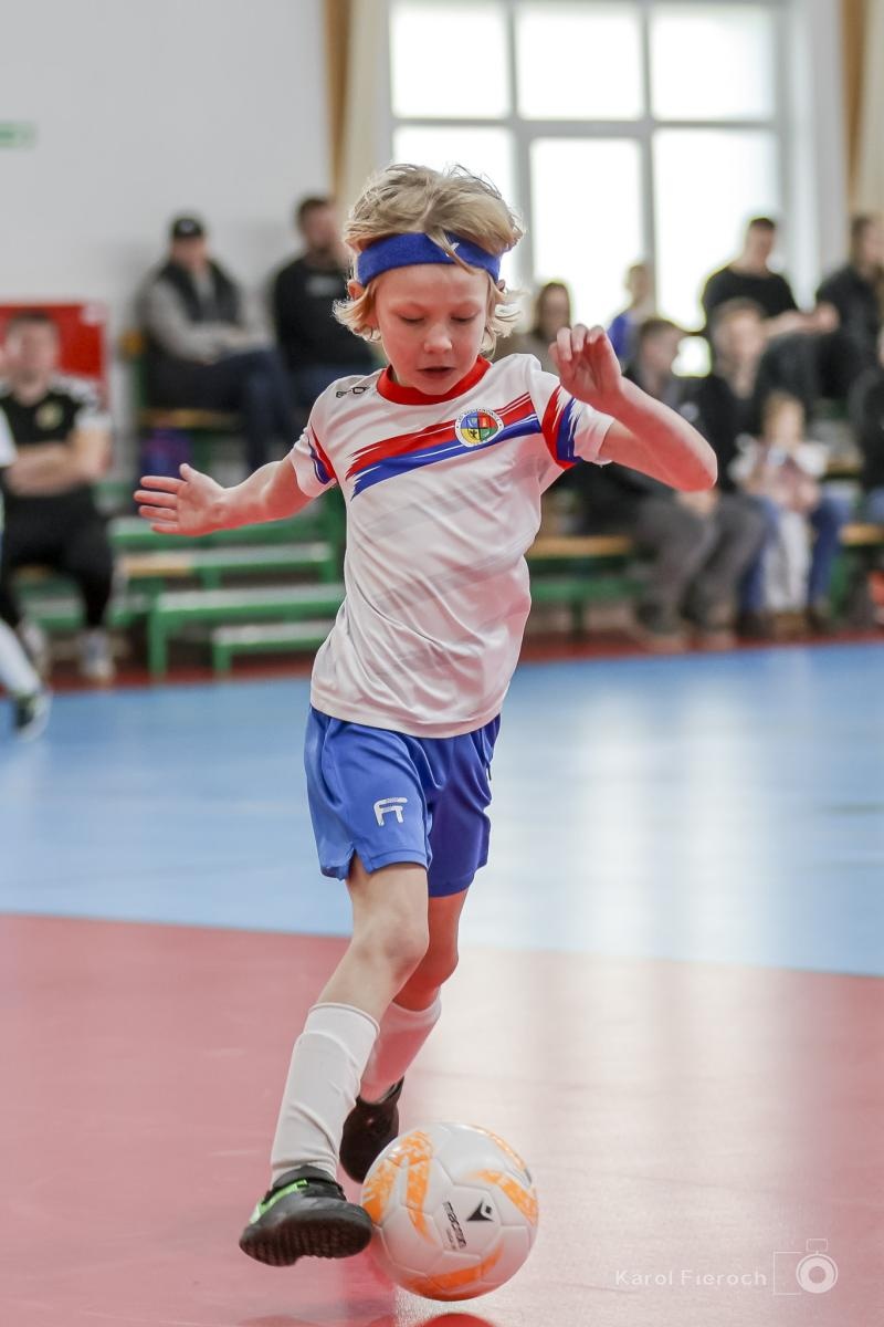 Zdjęcie w galerii na portalu naszwodzislaw.com: Zacięta rywalizacja młodych piłkarzy w Krzanowicach [FOTO] wiadomości z regionu