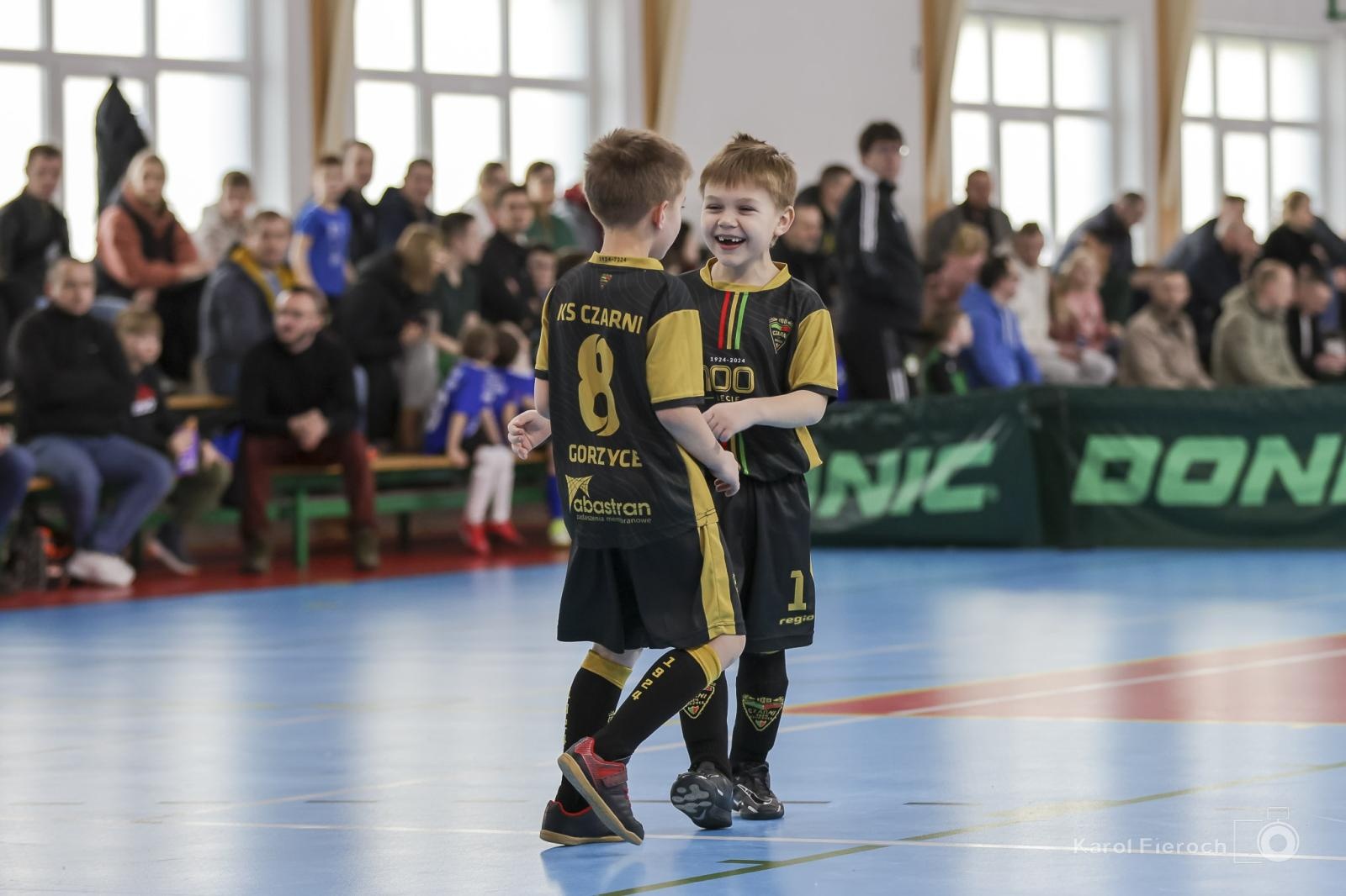 Zdjęcie w galerii na portalu naszwodzislaw.com: Zacięta rywalizacja młodych piłkarzy w Krzanowicach [FOTO] wiadomości z regionu