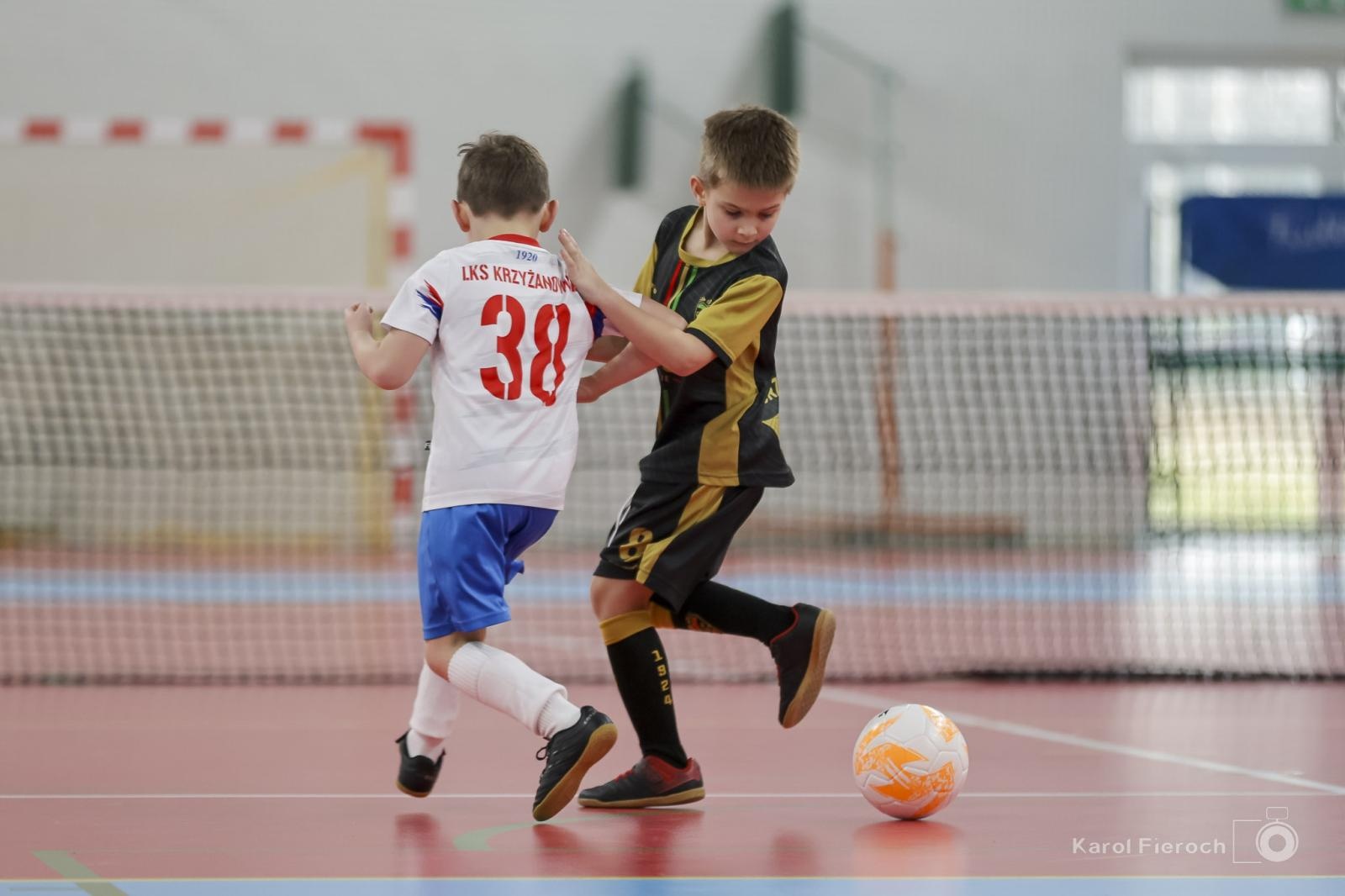 Zdjęcie w galerii na portalu naszwodzislaw.com: Zacięta rywalizacja młodych piłkarzy w Krzanowicach [FOTO] wiadomości z regionu