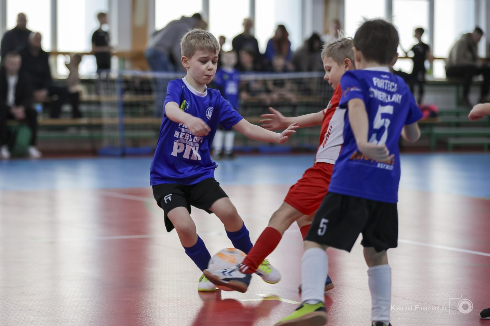 Zdjęcie w galerii na portalu naszwodzislaw.com: Zacięta rywalizacja młodych piłkarzy w Krzanowicach [FOTO] wiadomości z regionu