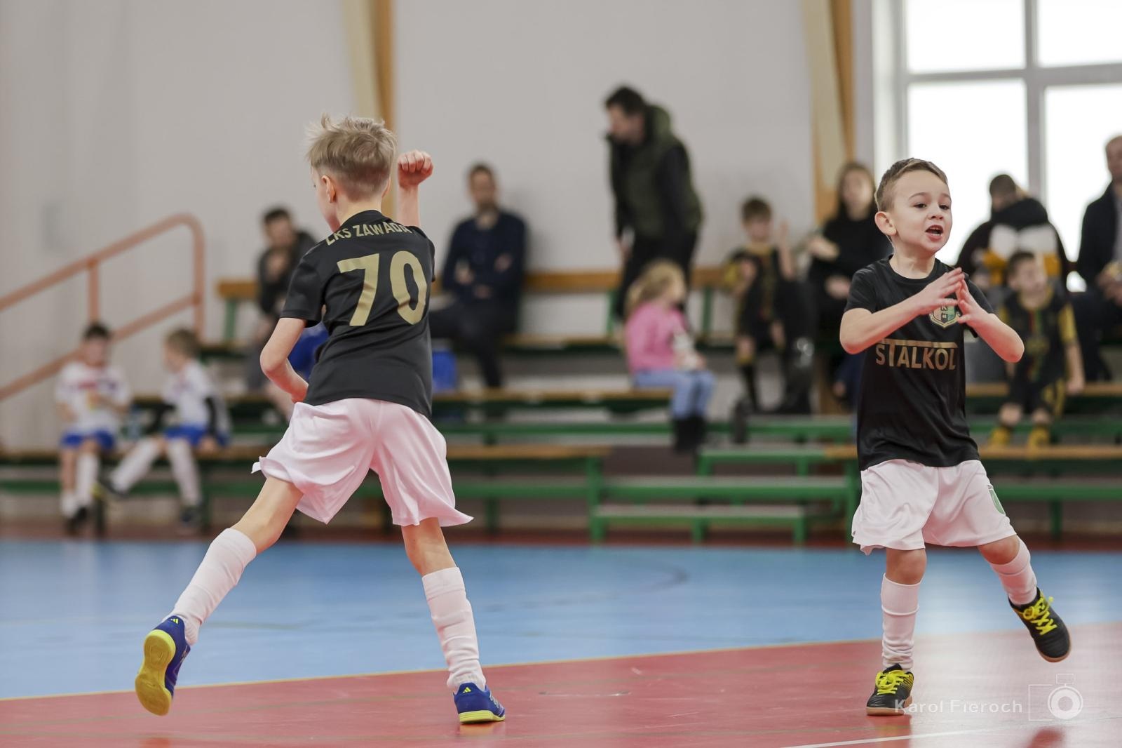 Zdjęcie w galerii na portalu naszwodzislaw.com: Zacięta rywalizacja młodych piłkarzy w Krzanowicach [FOTO] wiadomości z regionu