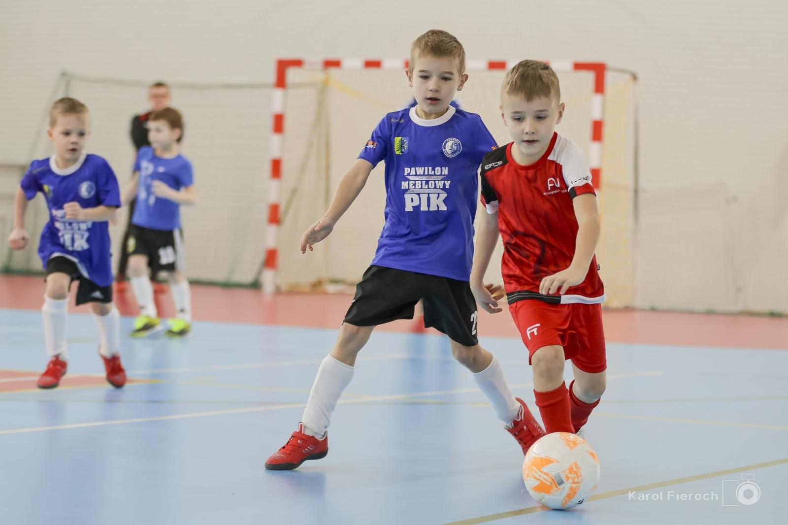 Zdjęcie w galerii na portalu naszwodzislaw.com: Zacięta rywalizacja młodych piłkarzy w Krzanowicach [FOTO] wiadomości z regionu