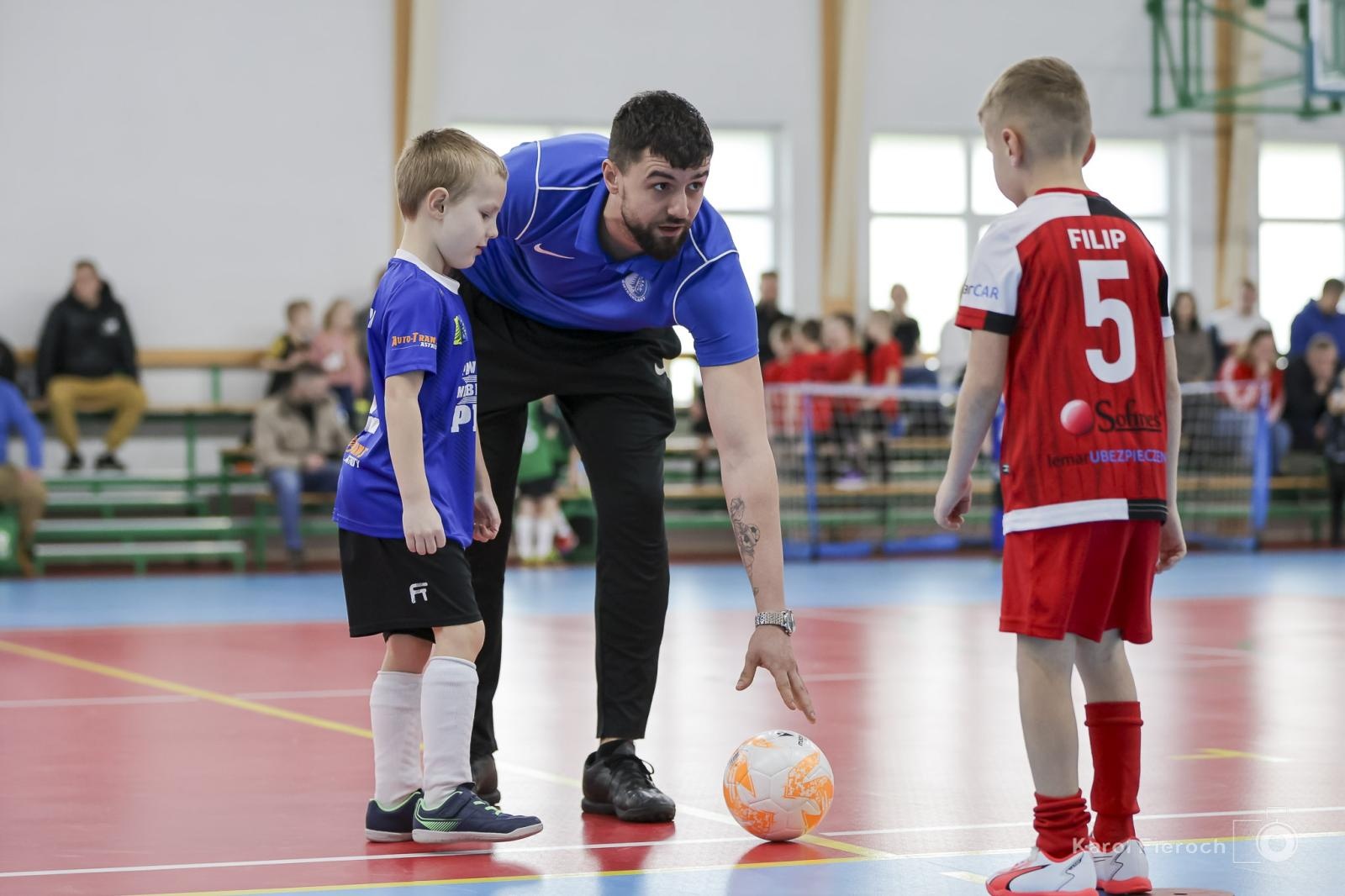 Zdjęcie w galerii na portalu naszwodzislaw.com: Zacięta rywalizacja młodych piłkarzy w Krzanowicach [FOTO] wiadomości z regionu