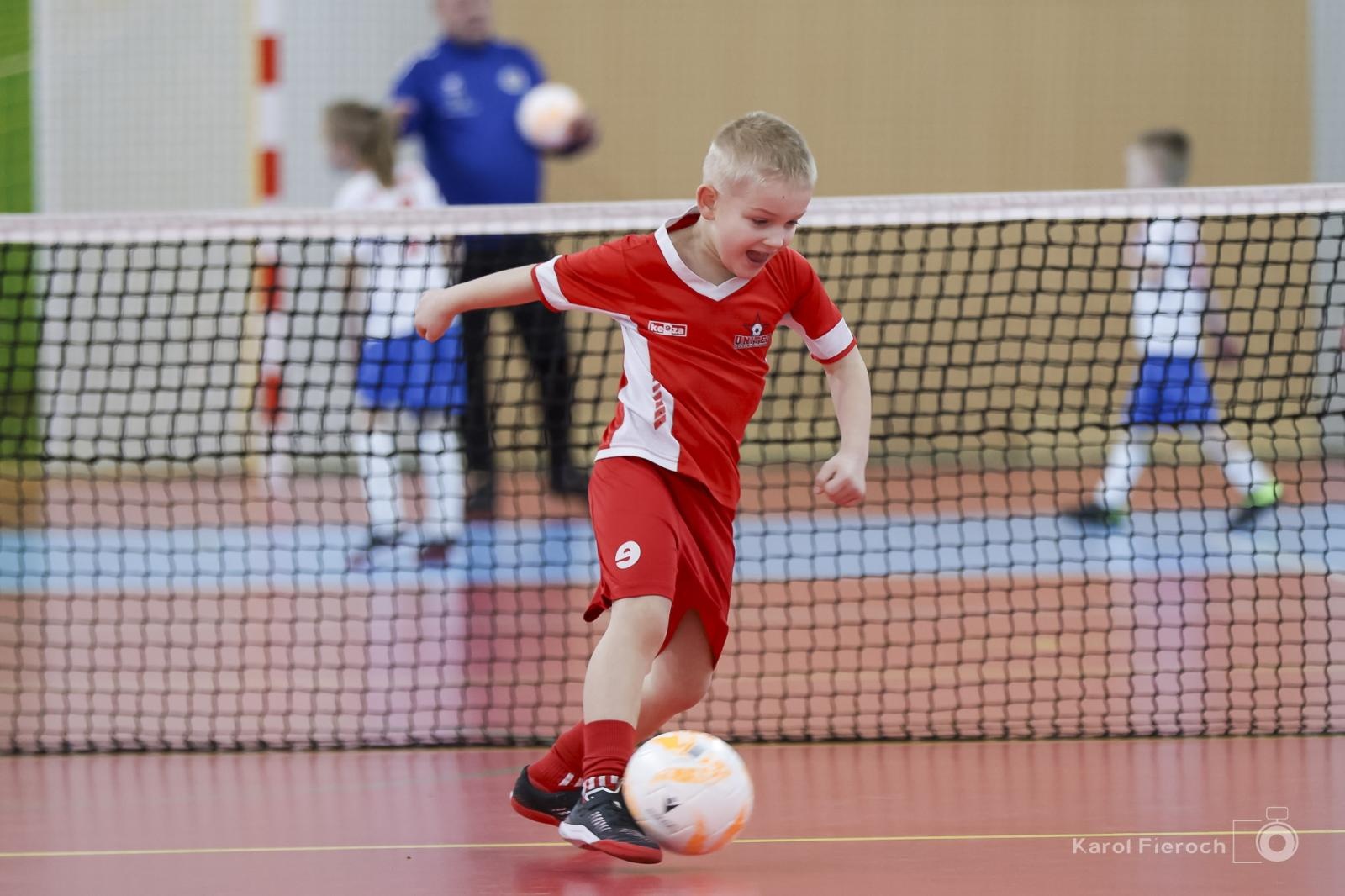 Zdjęcie w galerii na portalu naszwodzislaw.com: Zacięta rywalizacja młodych piłkarzy w Krzanowicach [FOTO] wiadomości z regionu