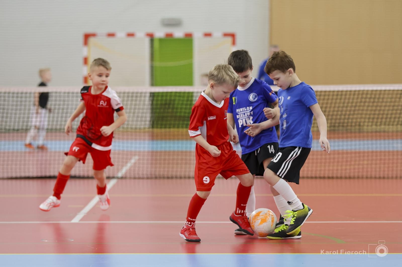 Zdjęcie w galerii na portalu naszwodzislaw.com: Zacięta rywalizacja młodych piłkarzy w Krzanowicach [FOTO] wiadomości z regionu