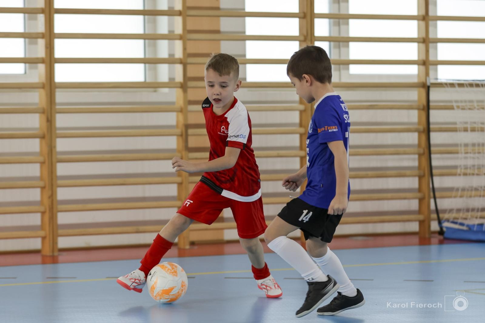 Zdjęcie w galerii na portalu naszwodzislaw.com: Zacięta rywalizacja młodych piłkarzy w Krzanowicach [FOTO] wiadomości z regionu