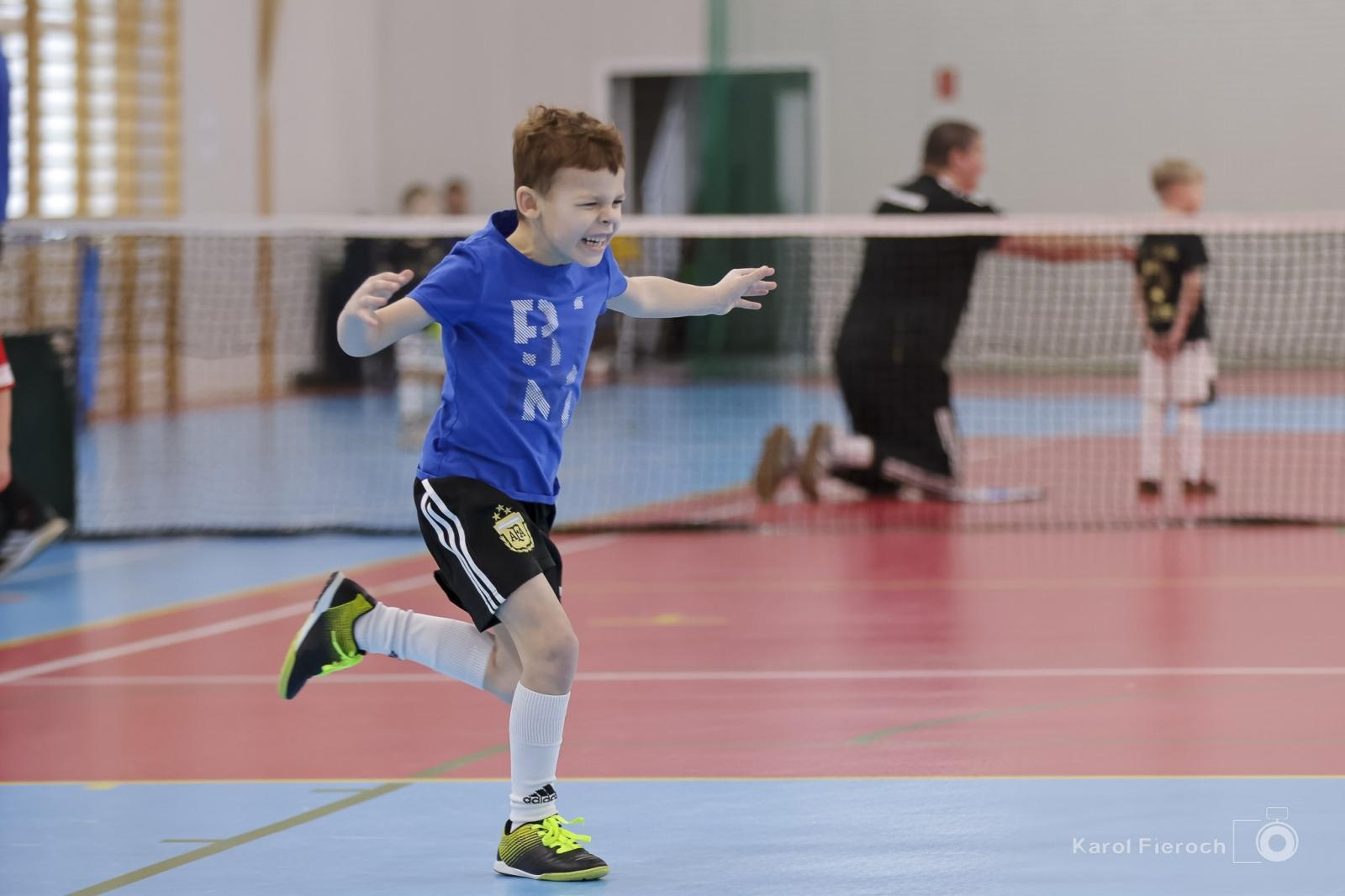 Zdjęcie w galerii na portalu naszwodzislaw.com: Zacięta rywalizacja młodych piłkarzy w Krzanowicach [FOTO] wiadomości z regionu