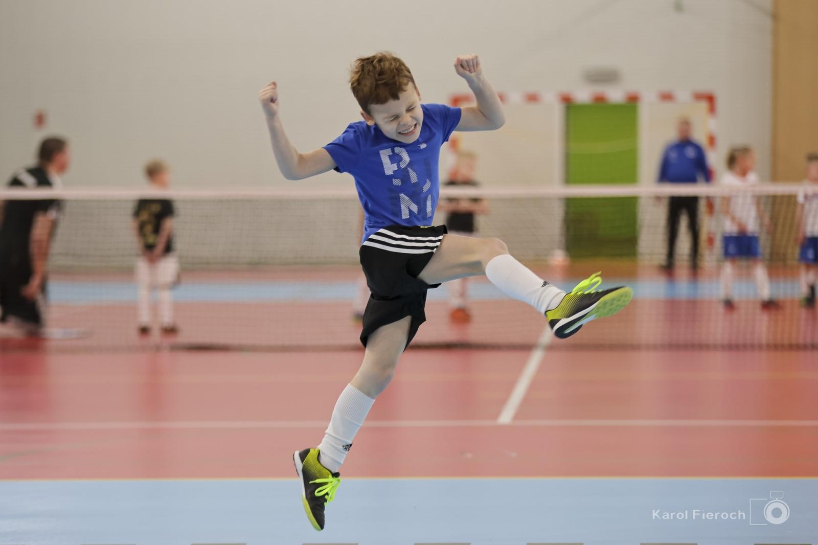 Zdjęcie w galerii na portalu naszwodzislaw.com: Zacięta rywalizacja młodych piłkarzy w Krzanowicach [FOTO] wiadomości z regionu