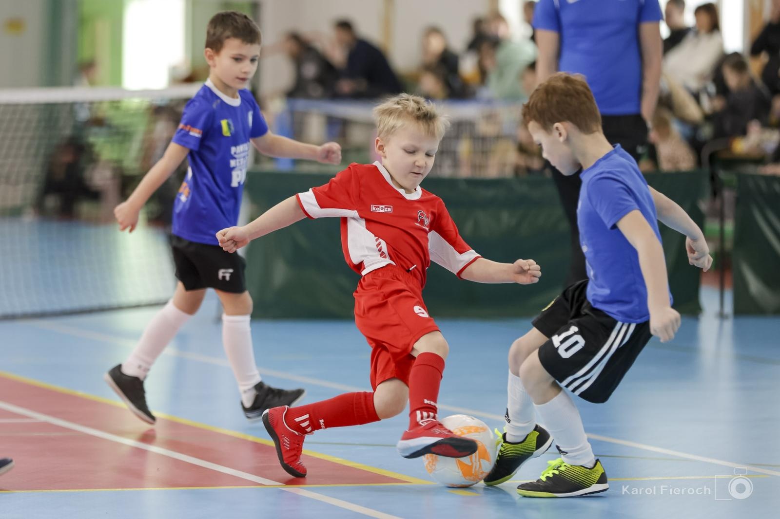 Zdjęcie w galerii na portalu naszwodzislaw.com: Zacięta rywalizacja młodych piłkarzy w Krzanowicach [FOTO] wiadomości z regionu
